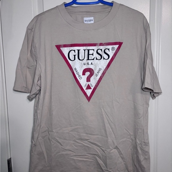 GUESS Men's Beige T-Shirt - Picture 1 of 4